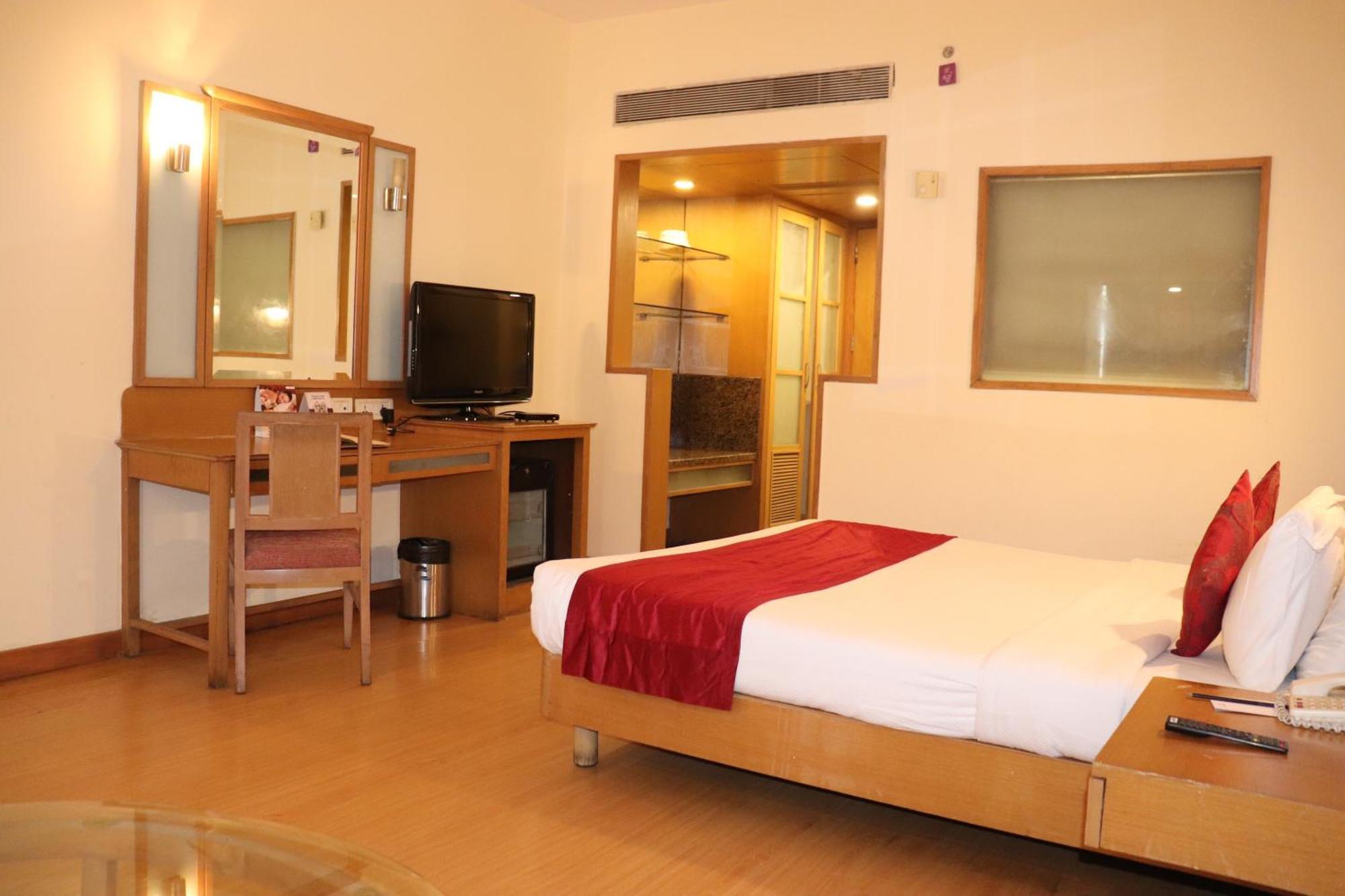 Отель Vits Aurangabad Экстерьер фото