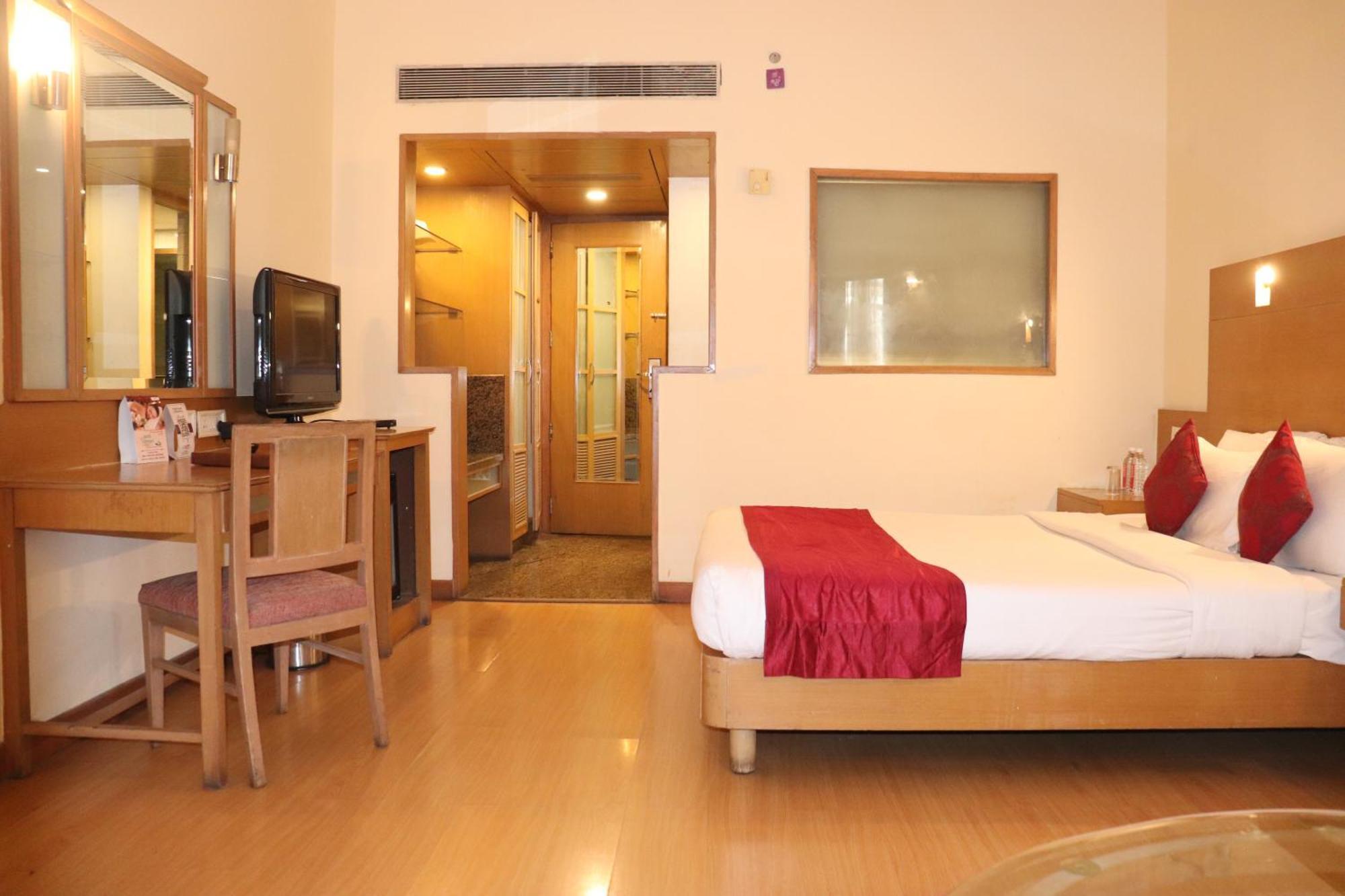 Отель Vits Aurangabad Экстерьер фото