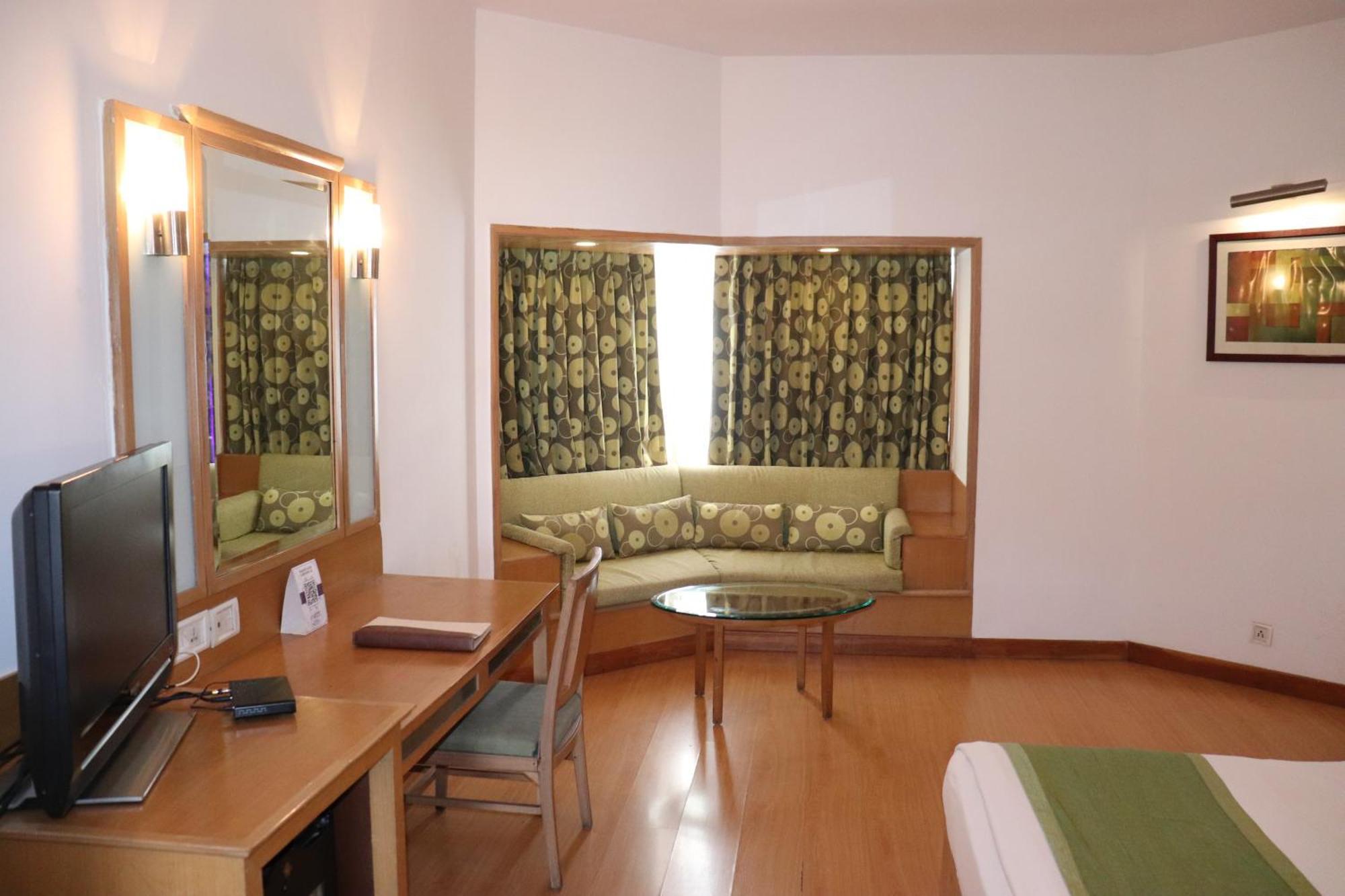 Отель Vits Aurangabad Экстерьер фото