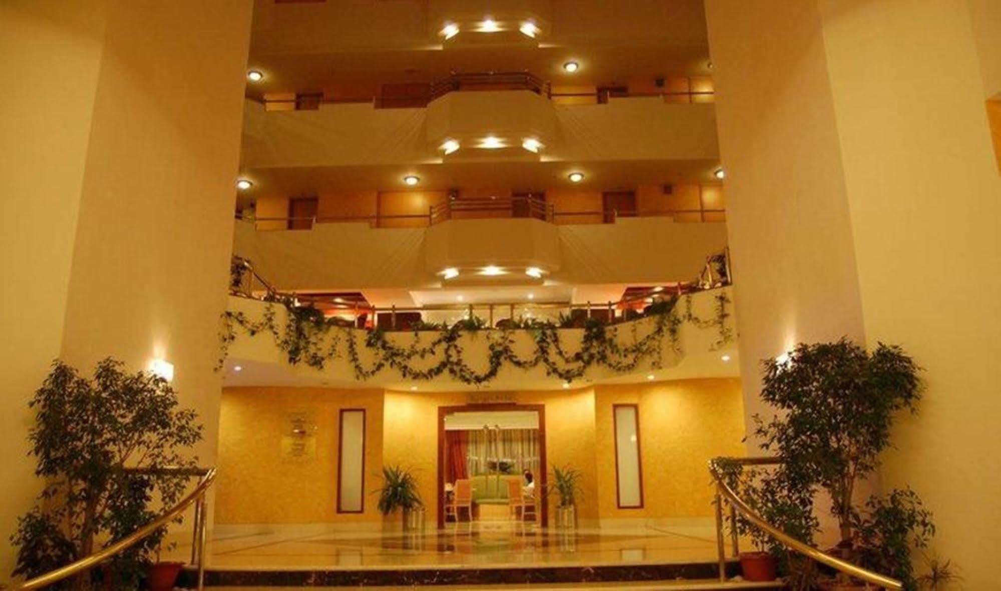 Отель Vits Aurangabad Экстерьер фото
