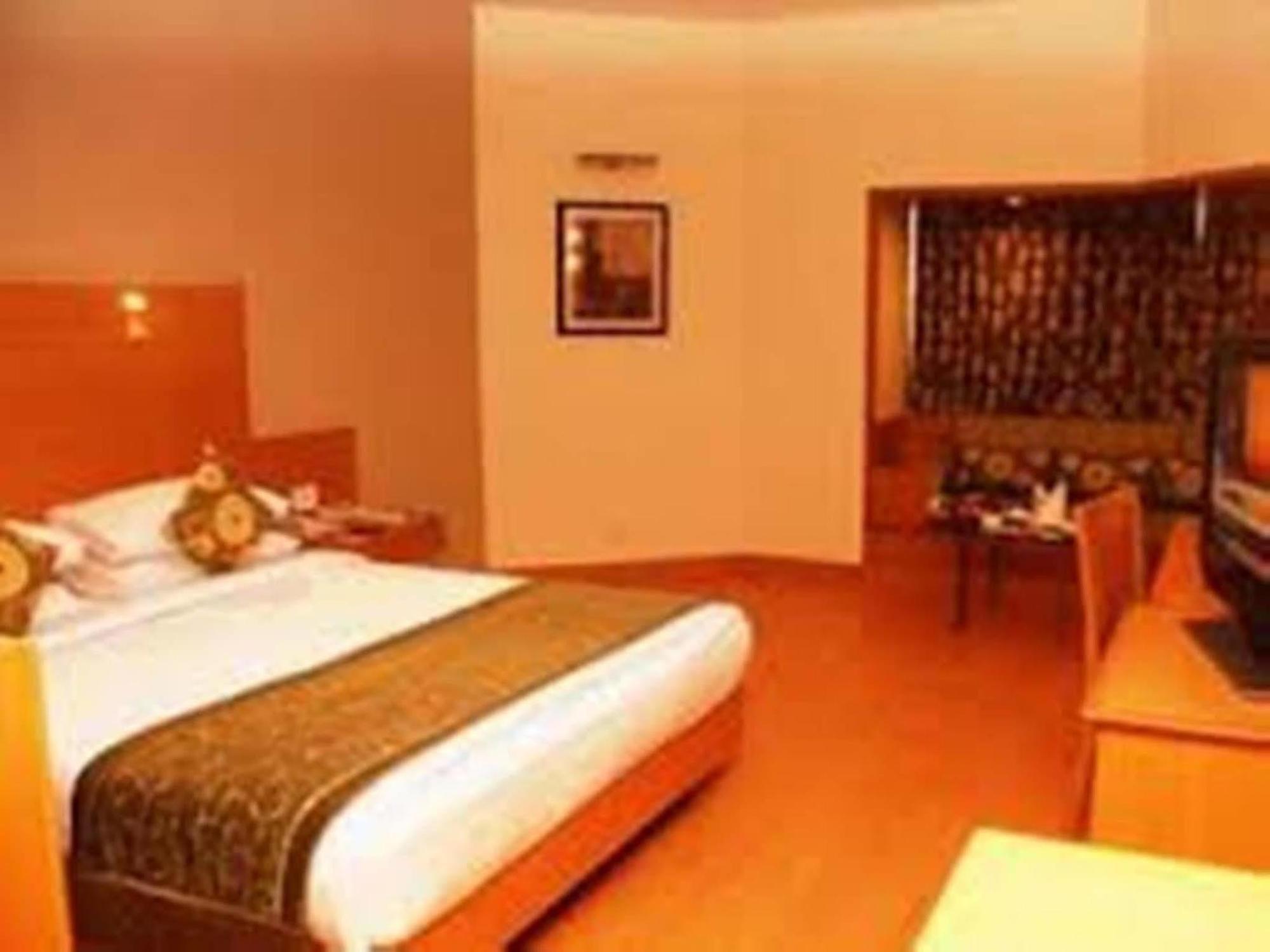 Отель Vits Aurangabad Экстерьер фото