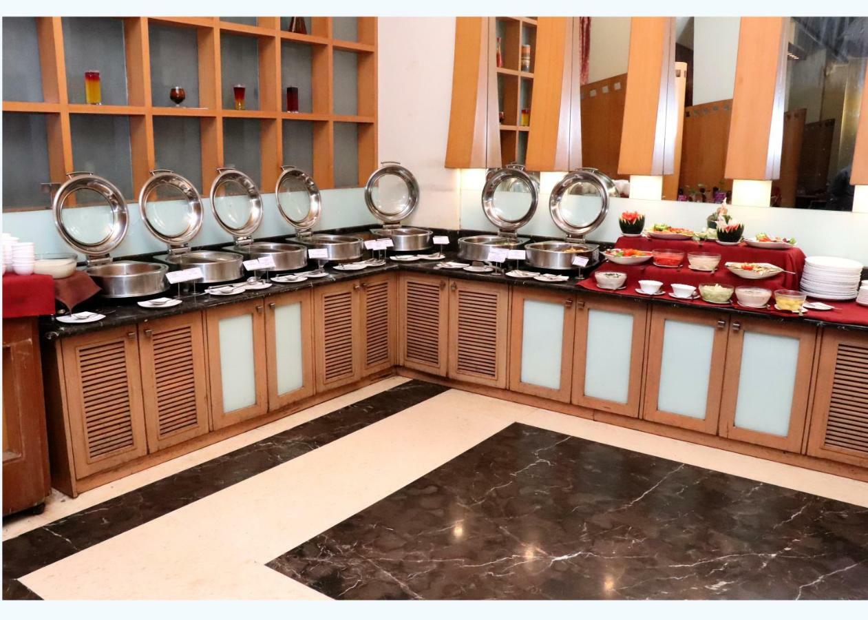 Отель Vits Aurangabad Экстерьер фото
